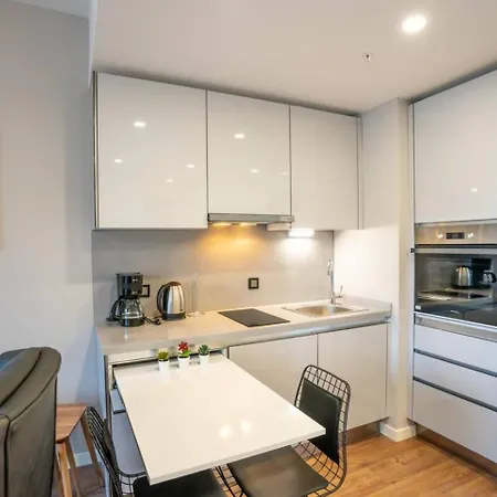 Stylish 1-bedroom Apt- Experience City's Pulse דירה *
