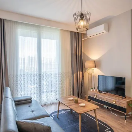 Stylish 1-bedroom Apt- Experience City's Pulse شقة *